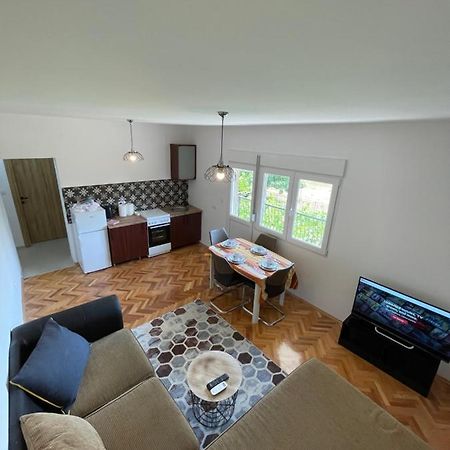Entire 1-Bedroom Apartment With Free Parking Подгорица Экстерьер фото