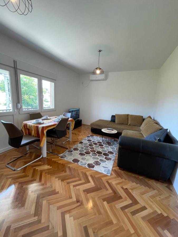 Entire 1-Bedroom Apartment With Free Parking Подгорица Экстерьер фото