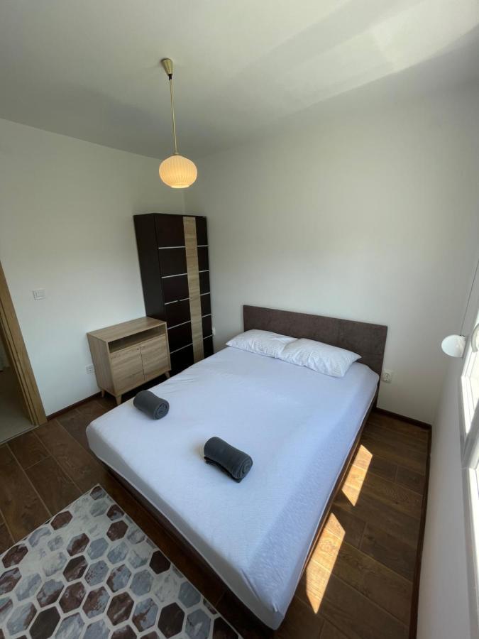Entire 1-Bedroom Apartment With Free Parking Подгорица Экстерьер фото