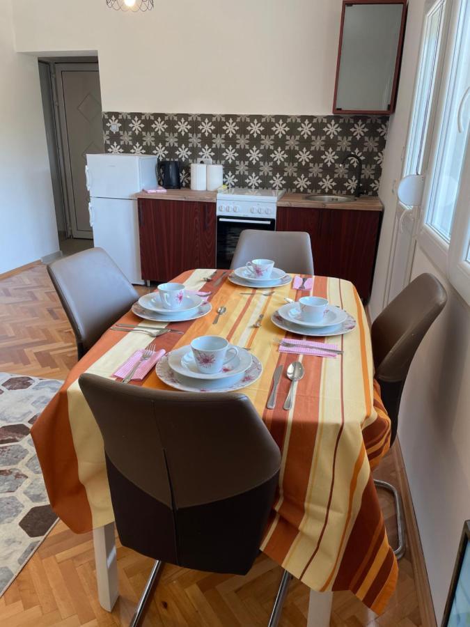 Entire 1-Bedroom Apartment With Free Parking Подгорица Экстерьер фото