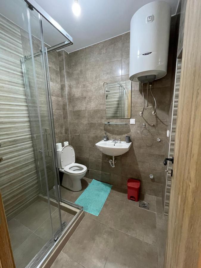 Entire 1-Bedroom Apartment With Free Parking Подгорица Экстерьер фото