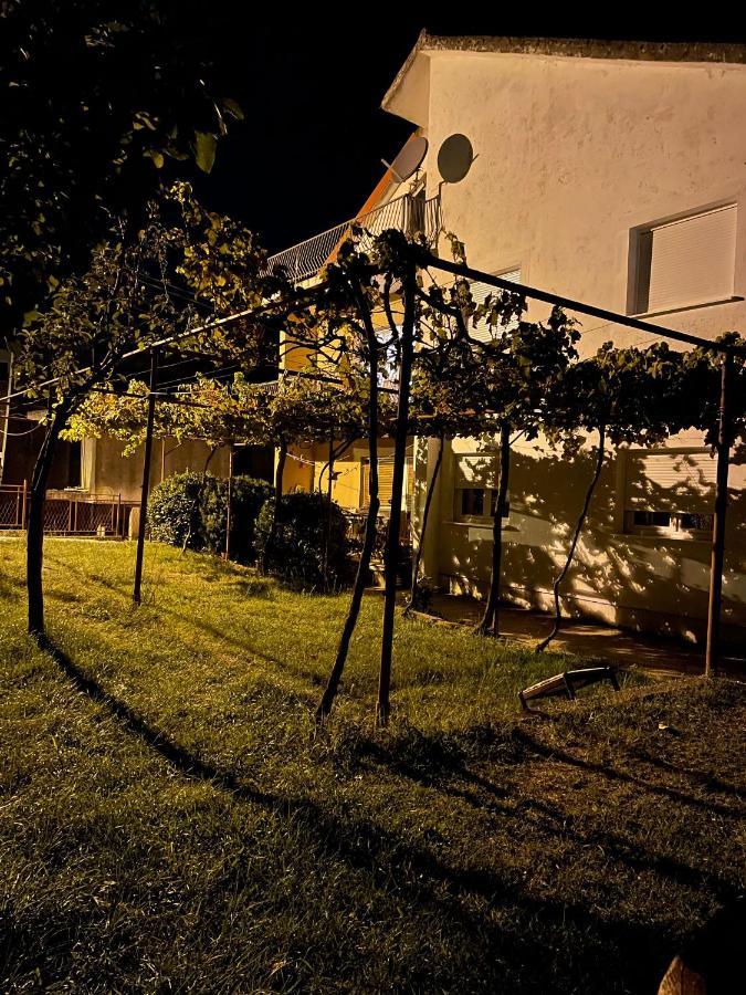Entire 1-Bedroom Apartment With Free Parking Подгорица Экстерьер фото